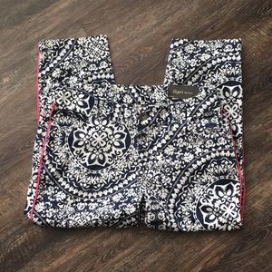 Skye’s the limit capris size 8